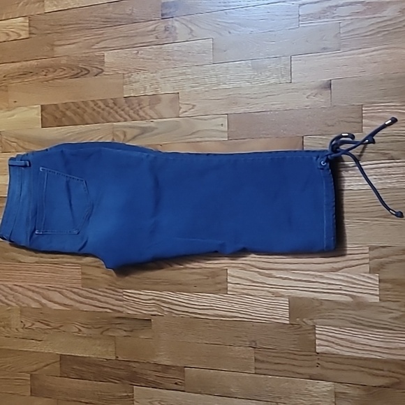NYDJ cropped jeans with ties at hem - 14 - Picture 2 of 5